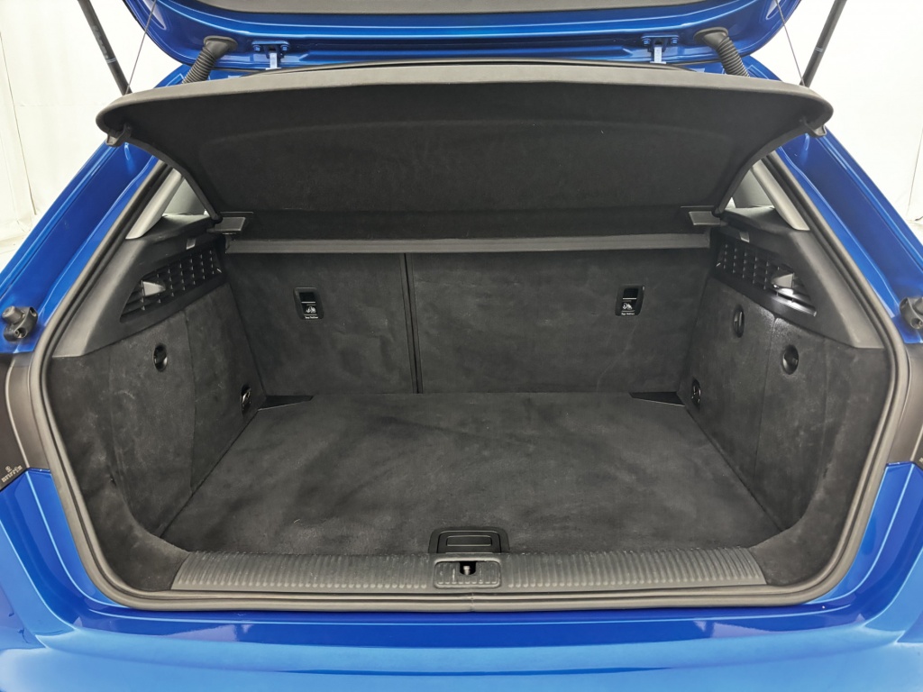 AUDI A3 Sportback Design 35 TFSI CoD 150 S tronic 7 - ref: 6-2971x236495 - Photo 9