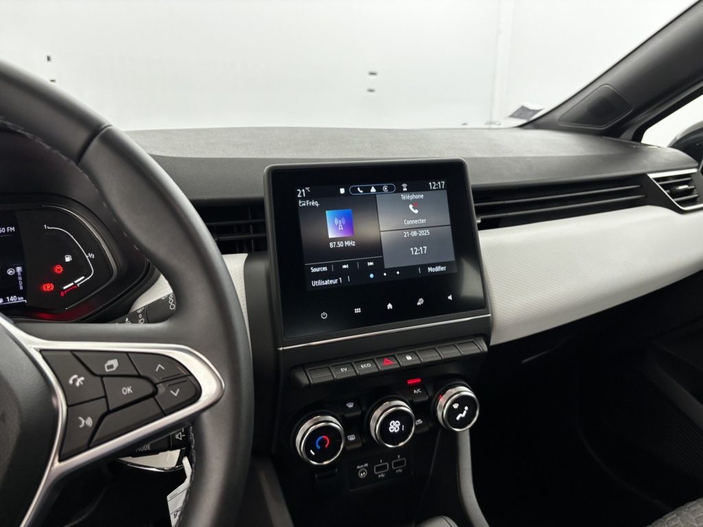 RENAULT Clio Limited E-Tech 140 21N - ref: 6-2971x237212 - Photo 17