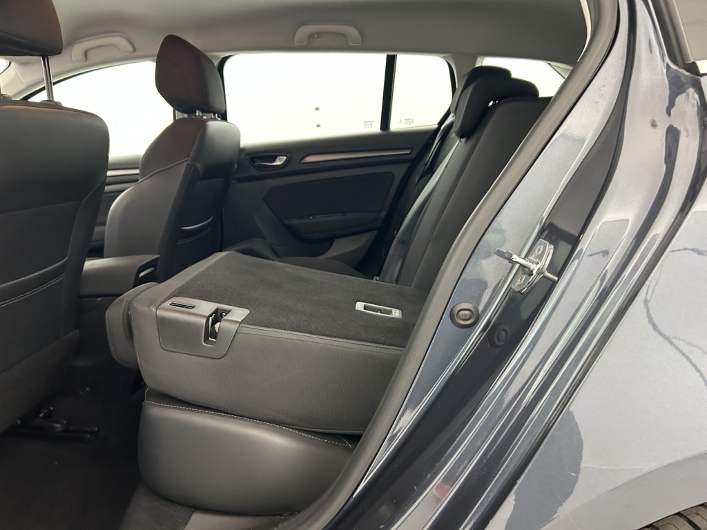 RENAULT Megane Estate Business E-TECH Plug-In Hybride 160 - ref: 6-2971x237256 - Photo 11