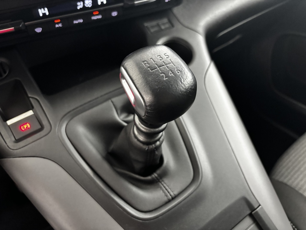 TOYOTA Proace Combi Executive Medium 1.2L 110 VVT-i BVM6 - ref: 6-2971x238239 - Photo 19