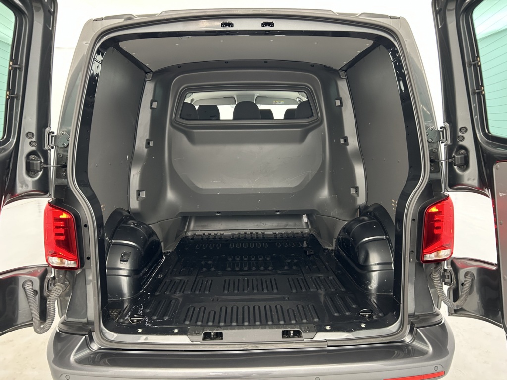 VOLKSWAGEN Transporter EDITION L1H1 2.0 TDI 150 DSG7 - ref: 6-2971x238507 - Photo 9