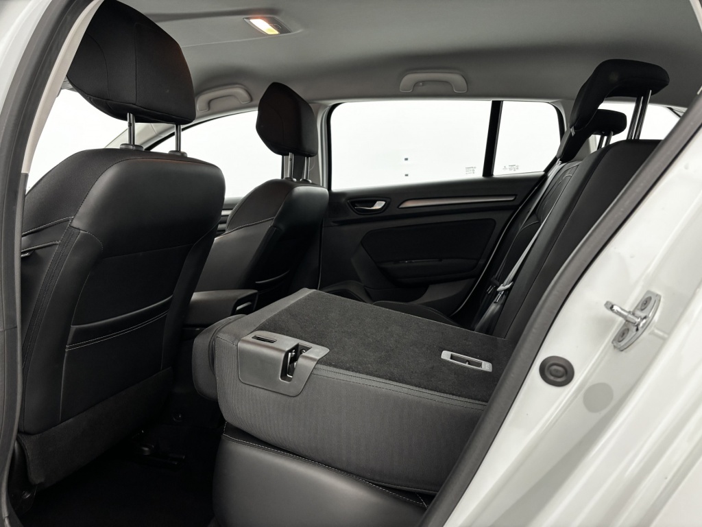 RENAULT Megane Estate Business E-TECH Plug-In Hybride 160 21N - ref: 6-2971x238572 - Photo 11