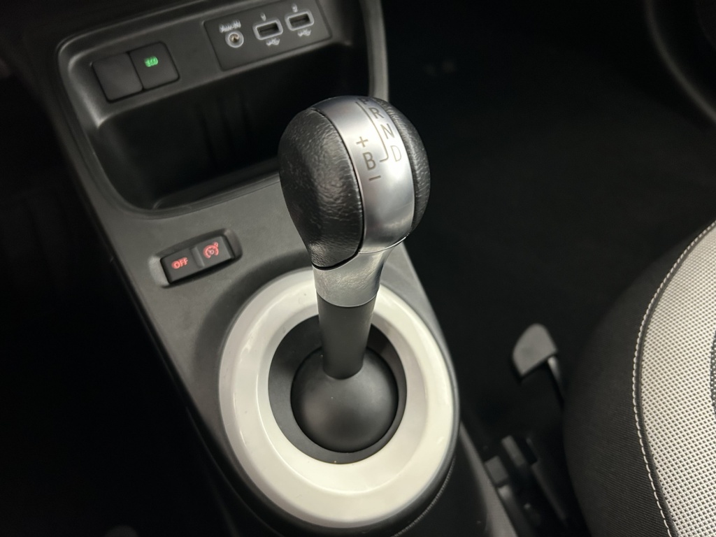 RENAULT Twingo Equilibre III E-Tech - ref: 6-2971x242758 - Photo 19