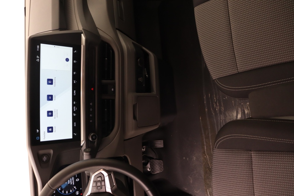 VOLKSWAGEN Transporter T7 LWB 3,3t 4Motion 2.0 TDI DSG 170 hp - ref: 7-27148 - Photo 12