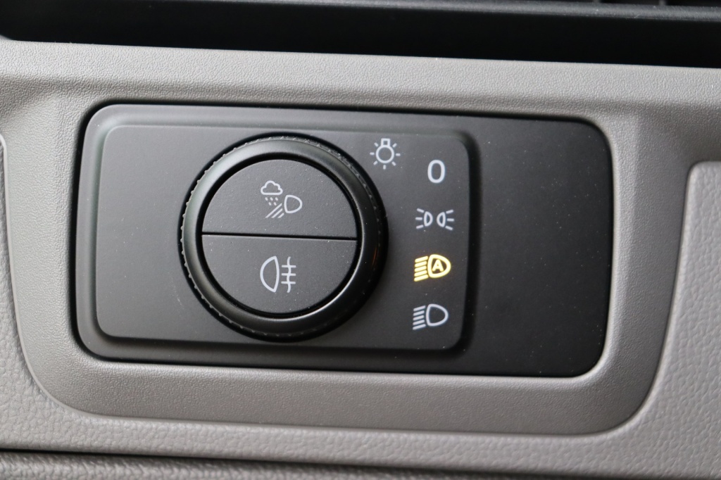 VOLKSWAGEN Transporter T7 LWB 3,3t 4Motion 2.0 TDI DSG 170 hp - ref: 7-27148 - Photo 18