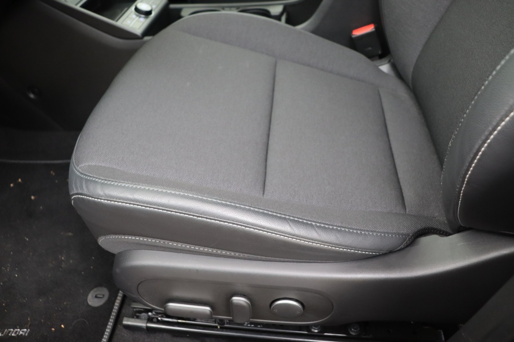 HYUNDAI Kona Feel Comfort. 64,8 kWh 218. - ref: 7-28427 - Photo 17