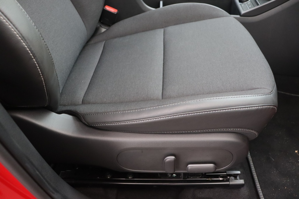 HYUNDAI Kona Feel Comfort. 64,8 kWh 218. - ref: 7-28427 - Photo 18