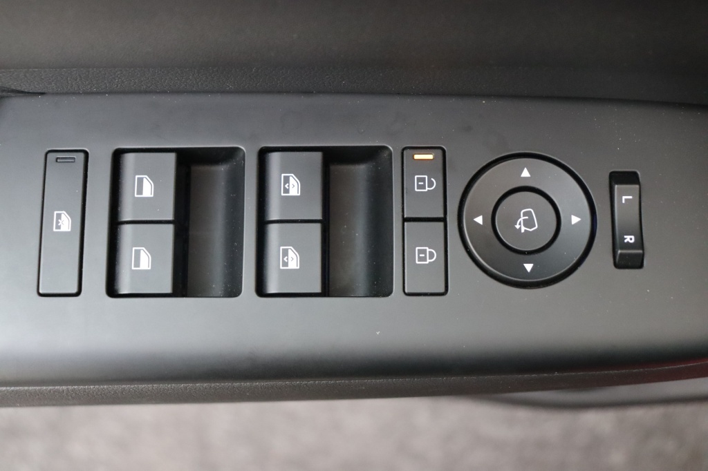 HYUNDAI Kona Feel Comfort. 64,8 kWh 218. - ref: 7-28427 - Photo 19