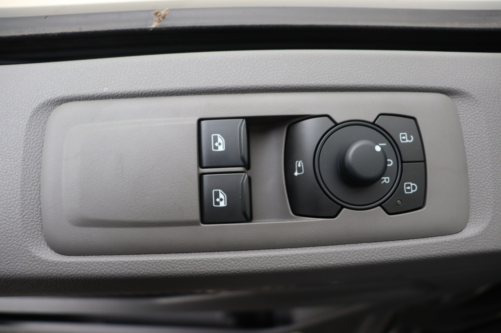 VOLKSWAGEN Transporter T7 Fourgon 3500 mm 2,0 TDI 170 hp Aut. - ref: 7-37853 - Photo 16