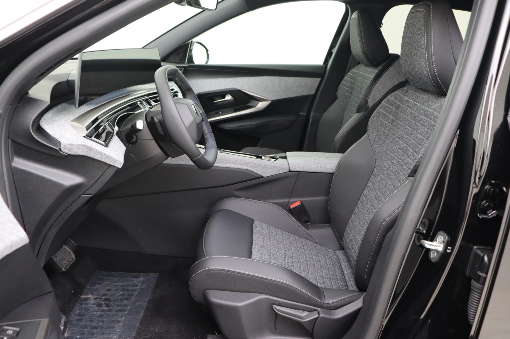 PEUGEOT 3008 Allure Hybrid 145 hp e-DSC6 - ref: 7-40756 - Photo 15