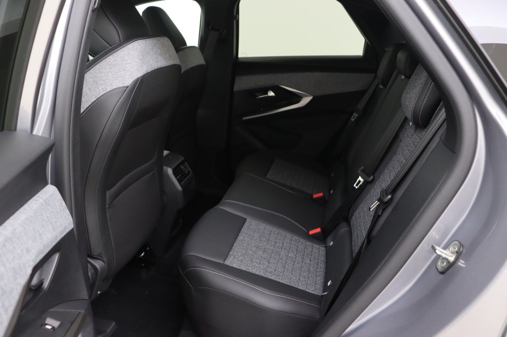 PEUGEOT 3008 Allure Hybrid 145 hp e-DSC6 - ref: 7-40764 - Photo 16