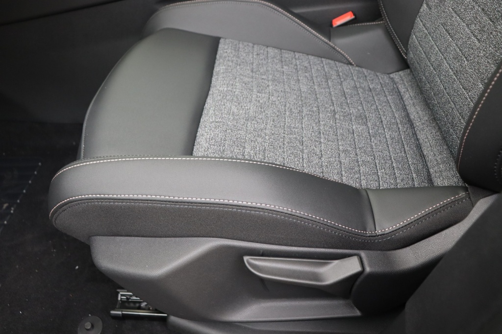 PEUGEOT 3008 Allure Hybrid 145 hp e-DSC6 - ref: 7-40764 - Photo 17