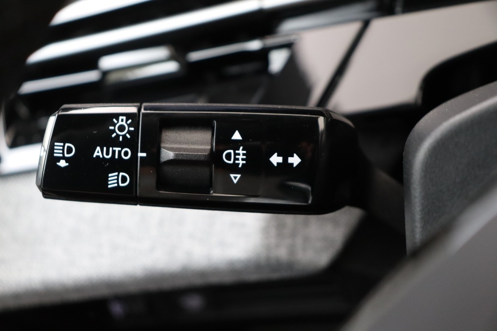 PEUGEOT 3008 Allure Hybrid 145 hp e-DSC6 - ref: 7-40764 - Photo 20