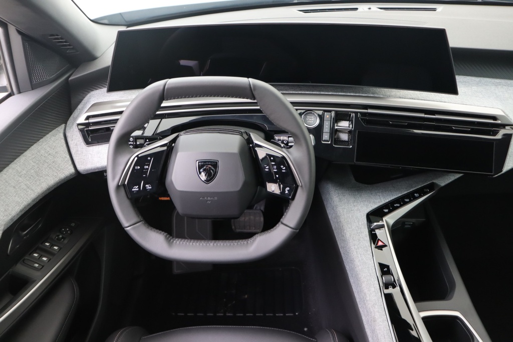 PEUGEOT 5008 Allure Hybrid 145 e-DCS6 - ref: 7-43409 - Photo 11