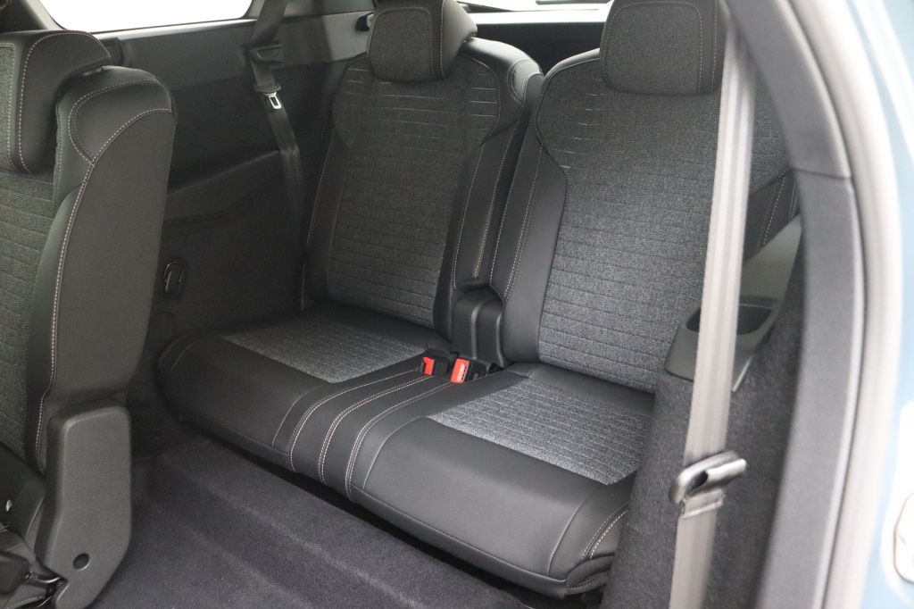 PEUGEOT 5008 Allure Hybrid 145 e-DCS6 - ref: 7-43409 - Photo 17