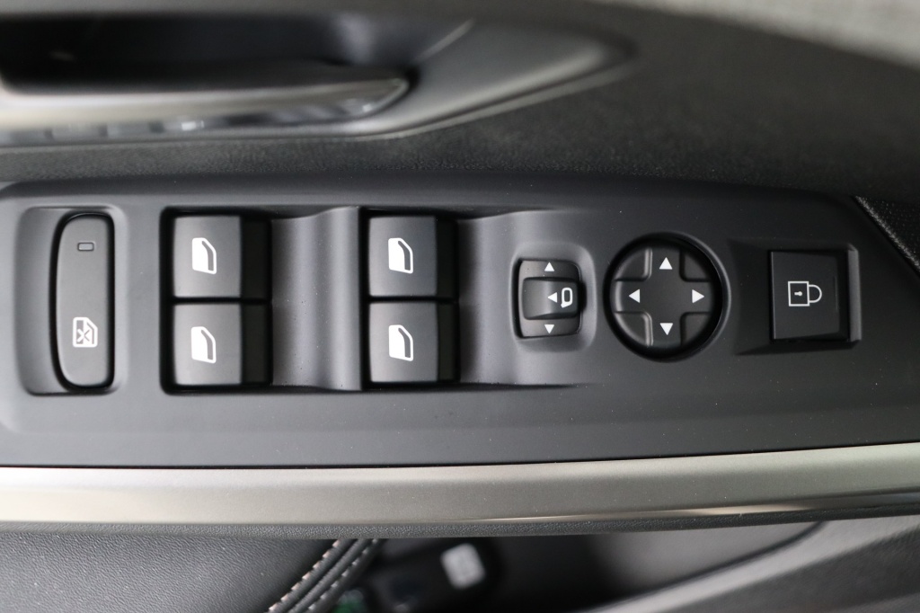 PEUGEOT 5008 Allure Hybrid 145 e-DCS6 - ref: 7-43409 - Photo 18