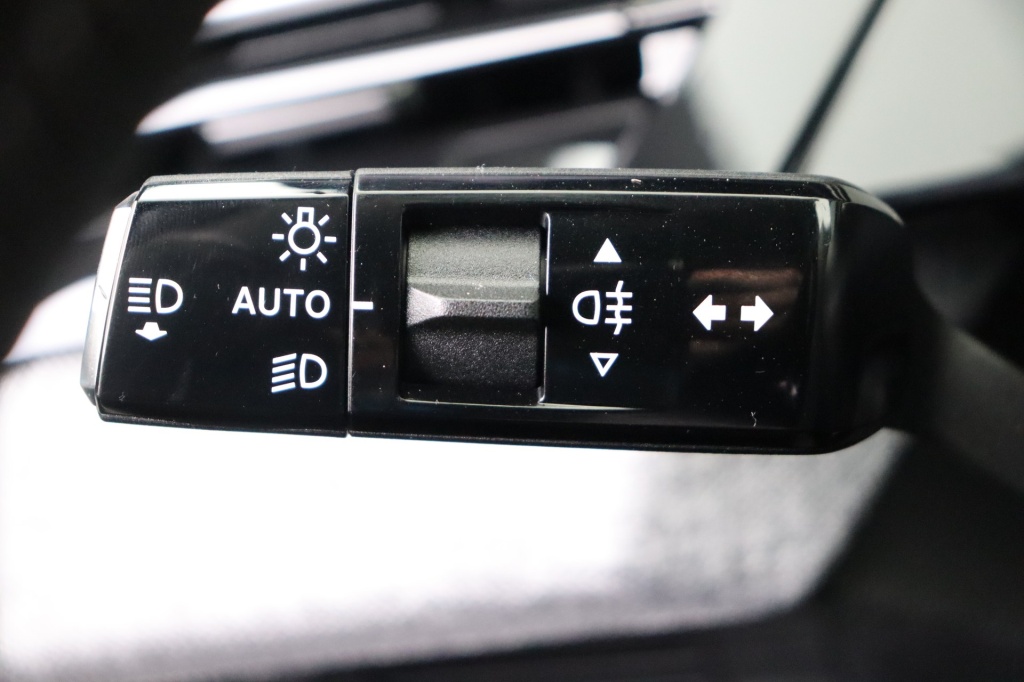 PEUGEOT 5008 Allure Hybrid 145 e-DCS6 - ref: 7-43409 - Photo 19