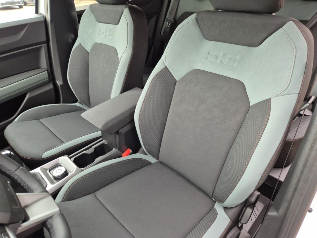 DACIA Duster 1.2 Gasoline 131hp 4x4 - ref: 7-43487 - Photo 12