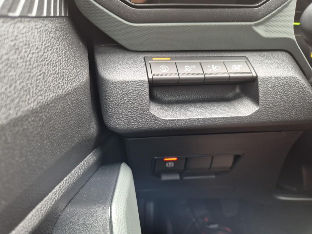 DACIA Duster 1.2 Gasoline 131hp 4x4 - ref: 7-43487 - Photo 14