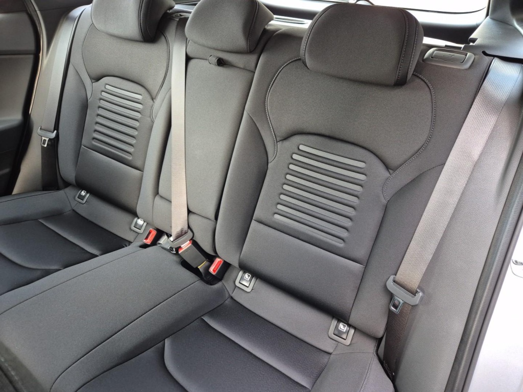 HYUNDAI i30 1.5 Gasoline 97hp - ref: 7-44215 - Photo 11