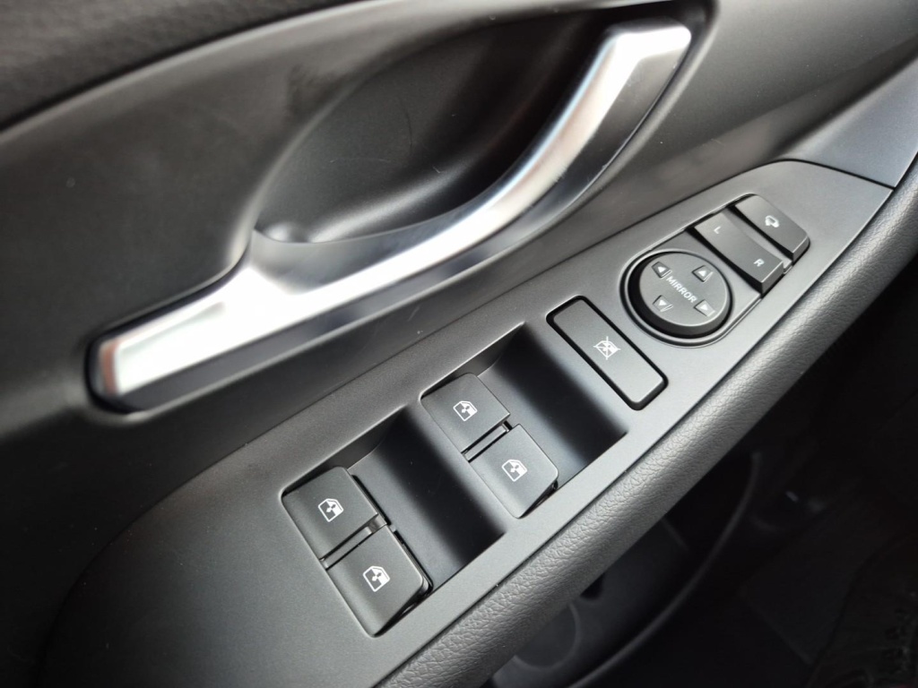 HYUNDAI i30 1.5 Gasoline 97hp - ref: 7-44215 - Photo 13