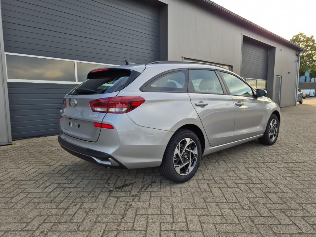 HYUNDAI i30 1.5 Gasoline 97hp - ref: 7-44215 - Photo 5