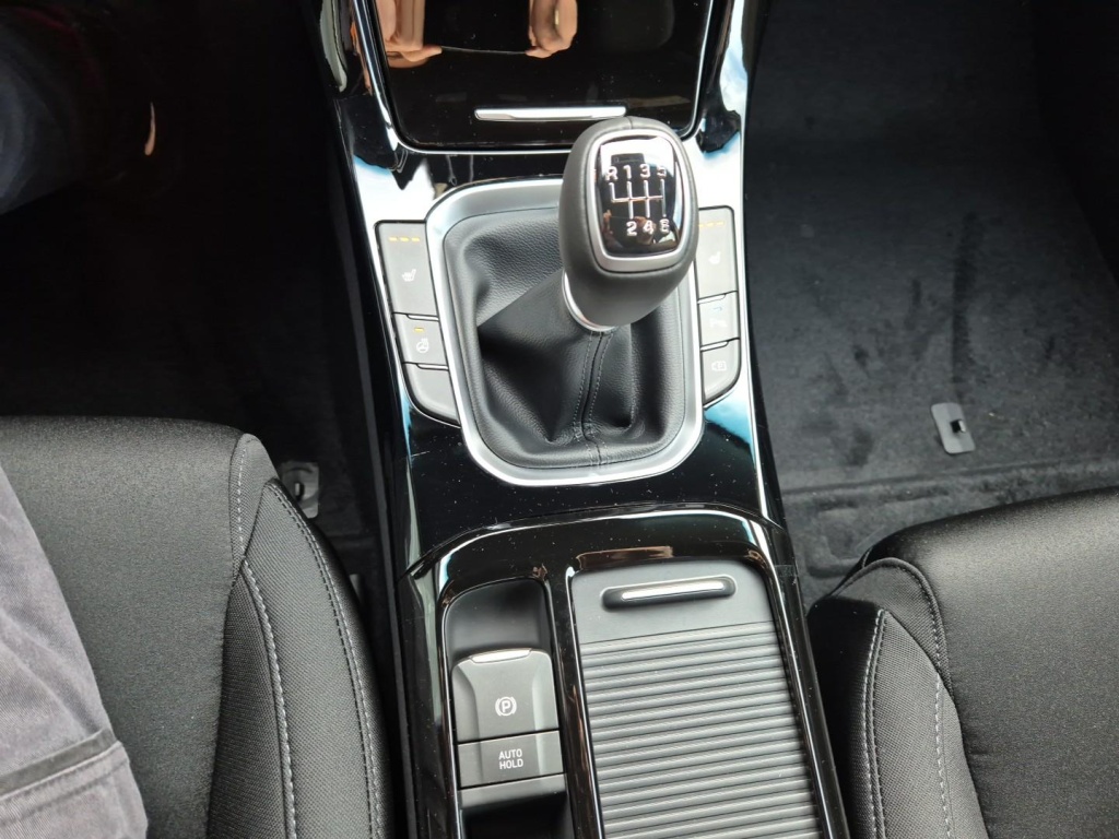 HYUNDAI i30 1.5 Gasoline 97hp - ref: 7-44223 - Photo 20