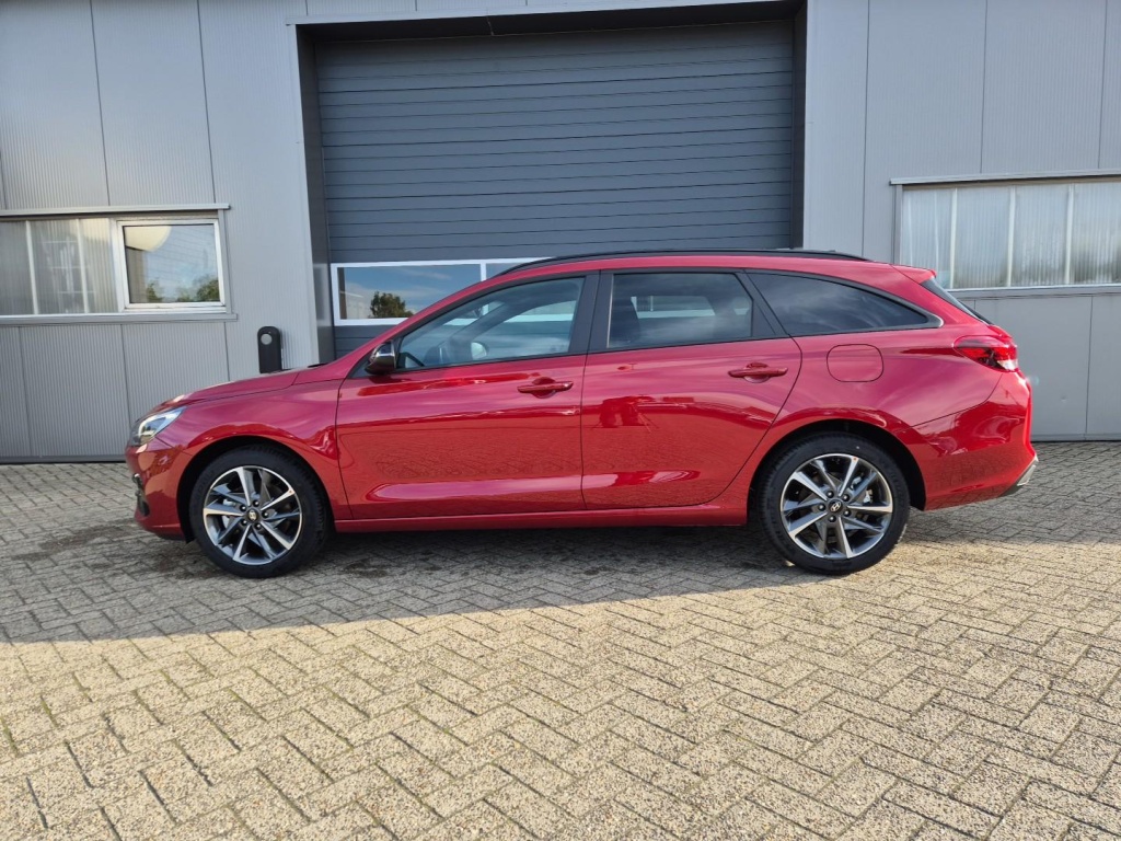 HYUNDAI i30 1.5 Gasoline 97hp - ref: 7-44224 - Photo 2