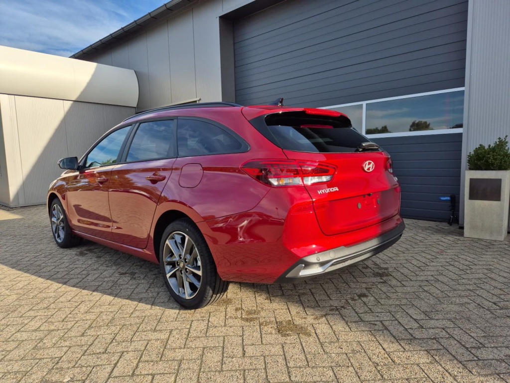 HYUNDAI i30 1.5 Gasoline 97hp - ref: 7-44224 - Photo 3