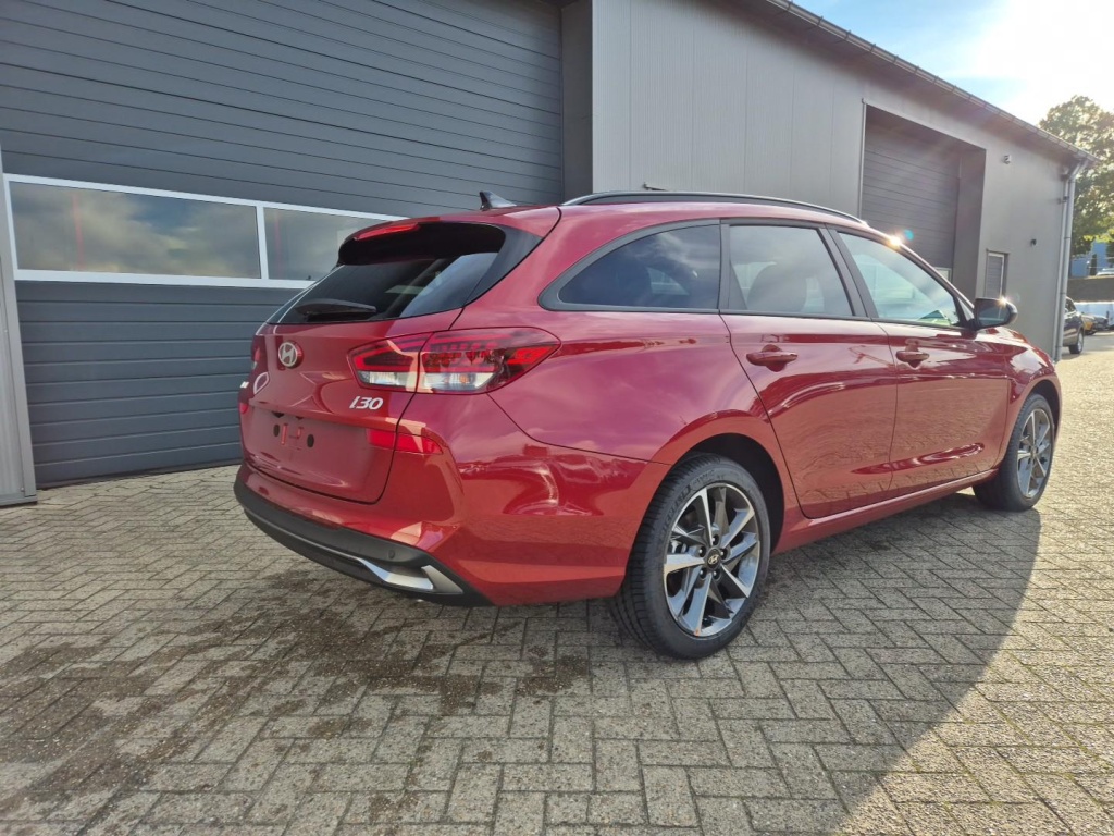 HYUNDAI i30 1.5 Gasoline 97hp - ref: 7-44224 - Photo 5