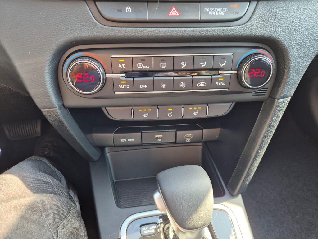 KIA Ceed SW Vision 1.5 Gasoline 140hp - ref: 7-44388 - Photo 17