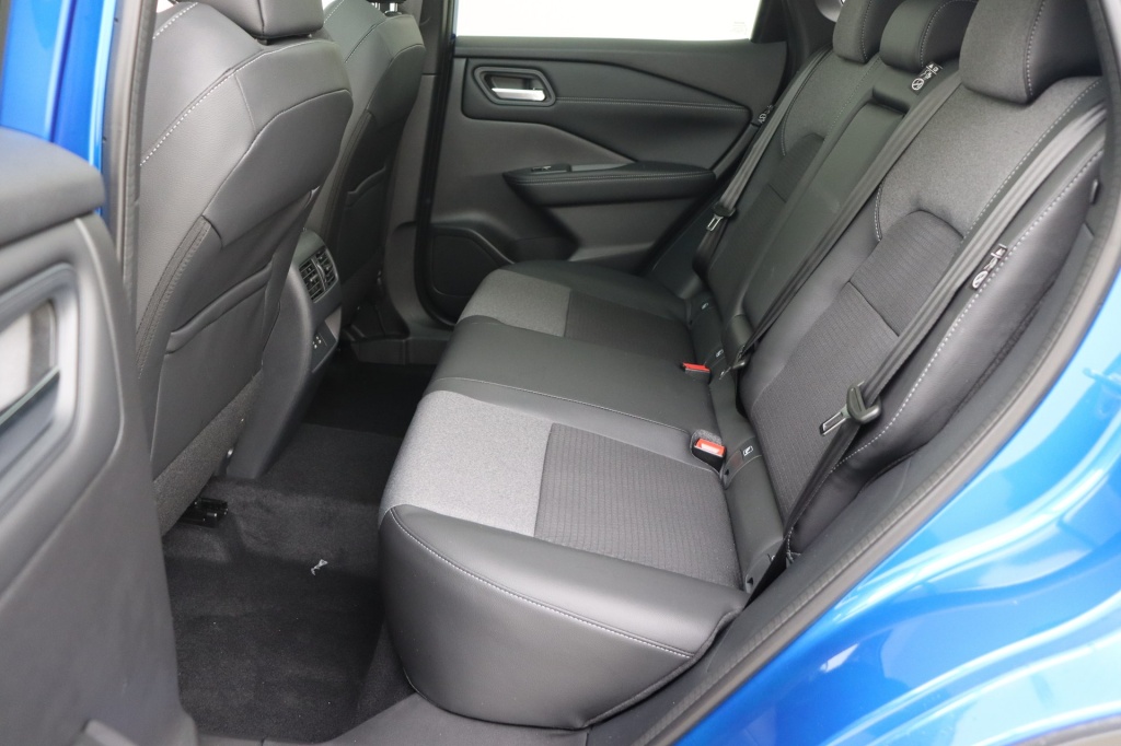 NISSAN Qashqai N-Connecta + Cold pack + Glassroof 1.3 DIG-T Mild Hybrid 158 hp 2WD X-TRONIC - ref: 7-45116 - Photo 16