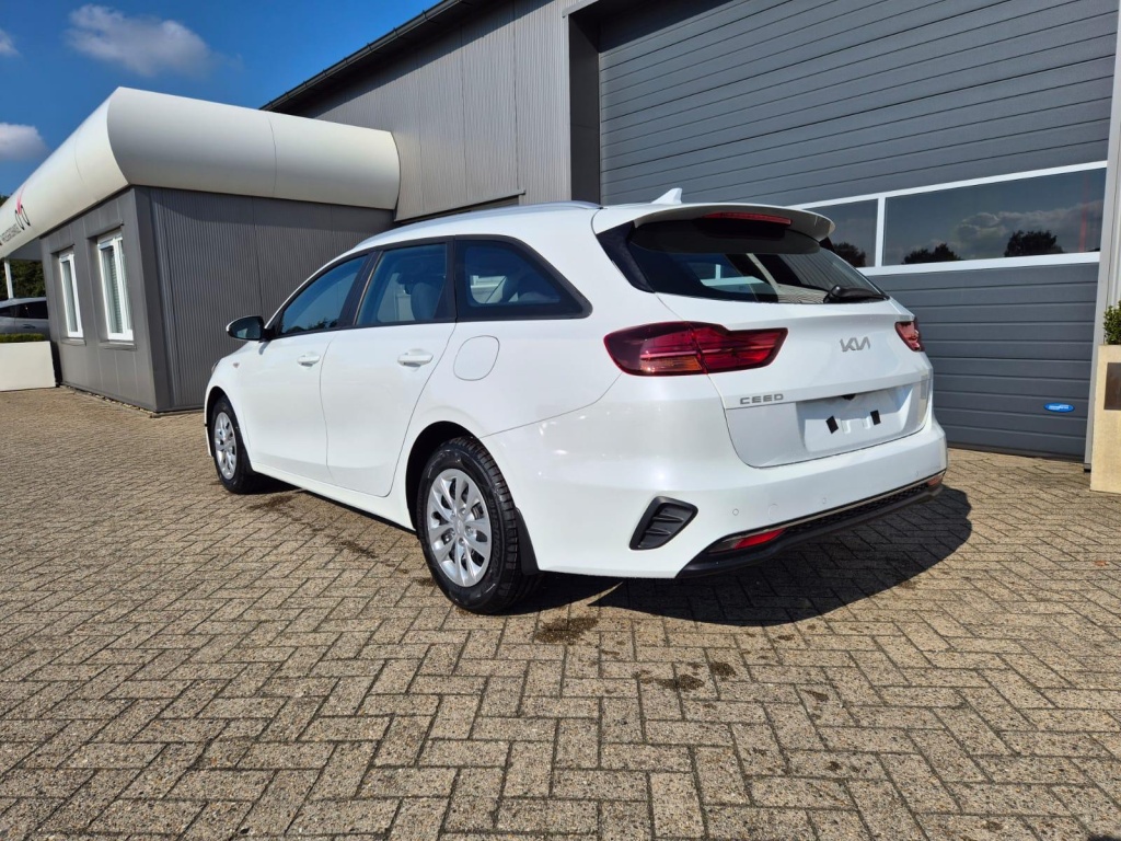 KIA Ceed SW Vision 1.5 Gasoline 140hp - ref: 7-45263 - Photo 3