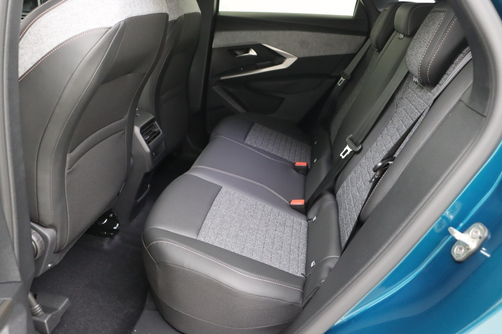 PEUGEOT 3008 Allure Hybrid 145 hp e-DSC6    - ref: 7-45795 - Photo 16