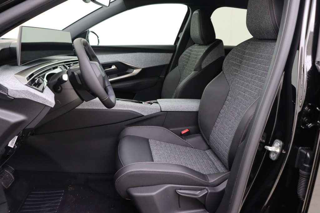 PEUGEOT 3008 Allure Hybrid 145 hp e-DSC6    - ref: 7-45802 - Photo 13