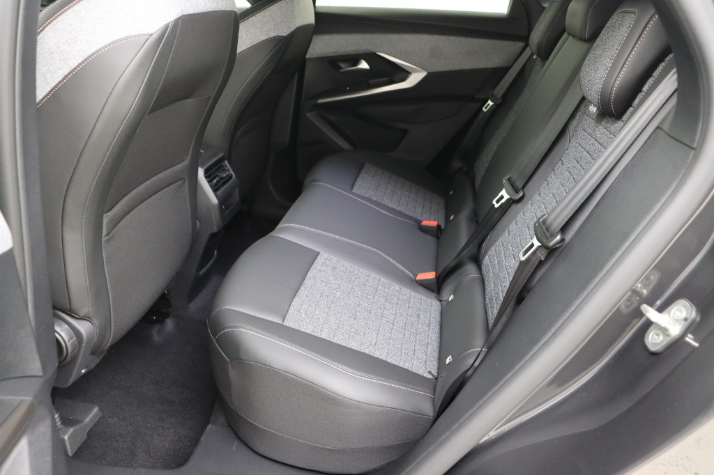 PEUGEOT 3008 Allure Hybrid 145 hp e-DSC6    - ref: 7-45805 - Photo 16