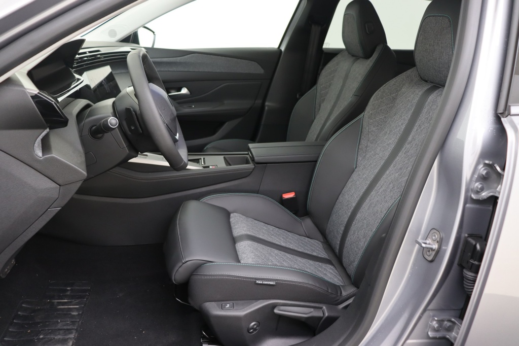 PEUGEOT 408 Allure 1.2 Turbo 130 hp EAT8   - ref: 7-45873 - Photo 13