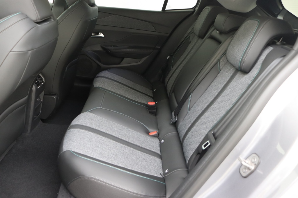 PEUGEOT 408 Allure 1.2 Turbo 130 hp EAT8   - ref: 7-45873 - Photo 16