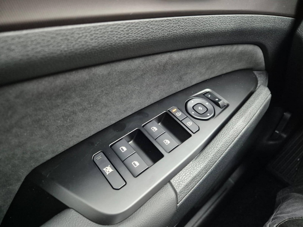 KIA Sportage 1.6 Gasoline 180hp 4x4 - ref: 7-46334 - Photo 11