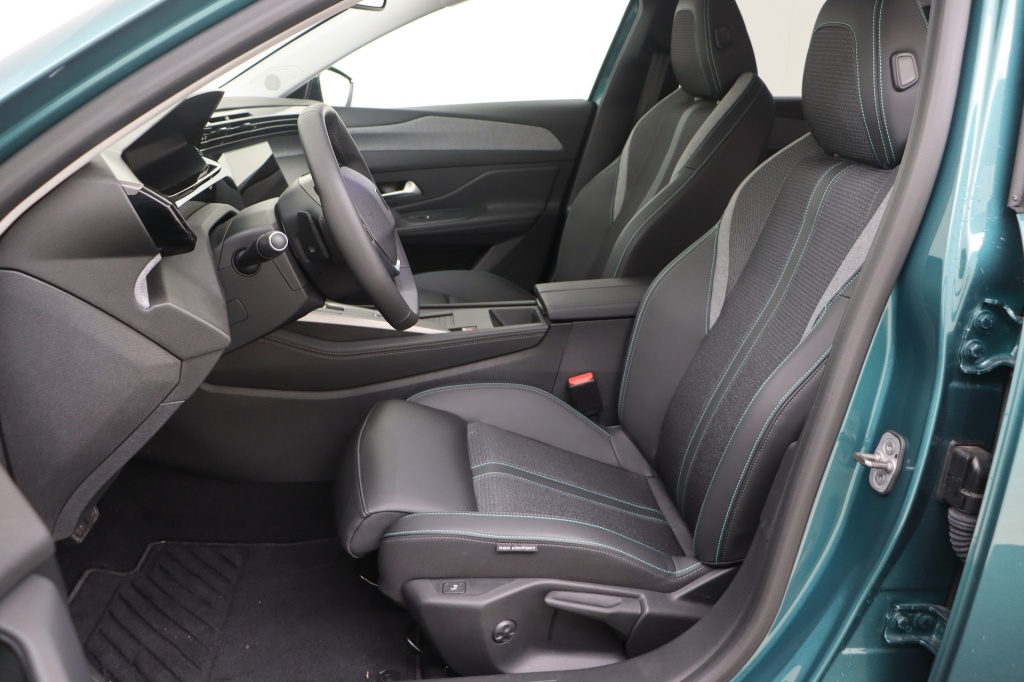 PEUGEOT 308 SW Allure 1.6 Plug-in Hybrid 180 hp e-EAT8    - ref: 7-46763 - Photo 13