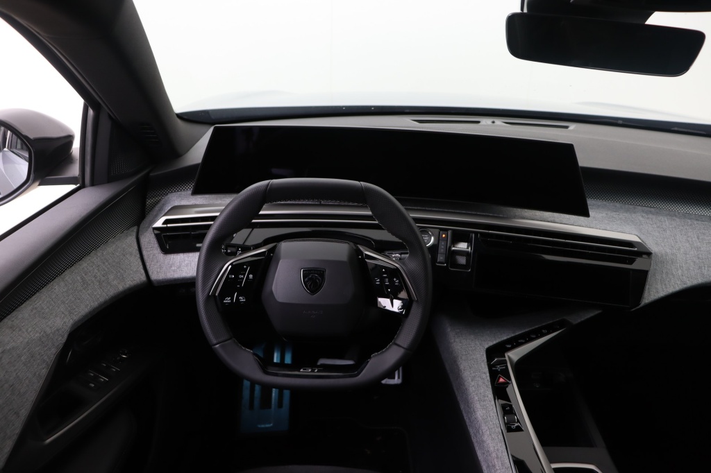 PEUGEOT 5008 GT Hybrid 145 e-DSC6    - ref: 7-46781 - Photo 11