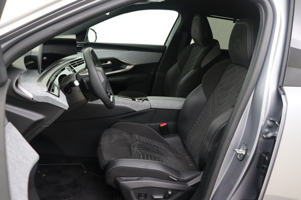 PEUGEOT 5008 GT Hybrid 145 e-DSC6    - ref: 7-46781 - Photo 12