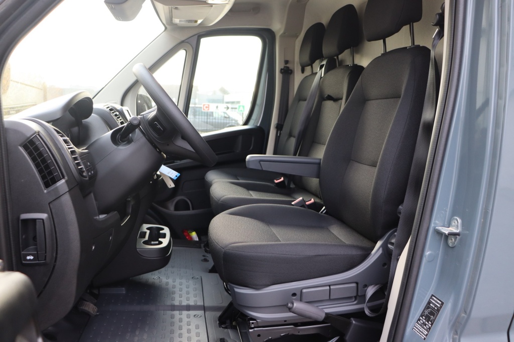 PEUGEOT Boxer L4H3 2.2 BlueHDi 180 hp AT8 - ref: 7-47072 - Photo 11