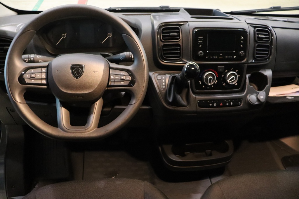 PEUGEOT Boxer L4H3 2.2 BlueHDi 180 hp AT8 - ref: 7-47072 - Photo 9