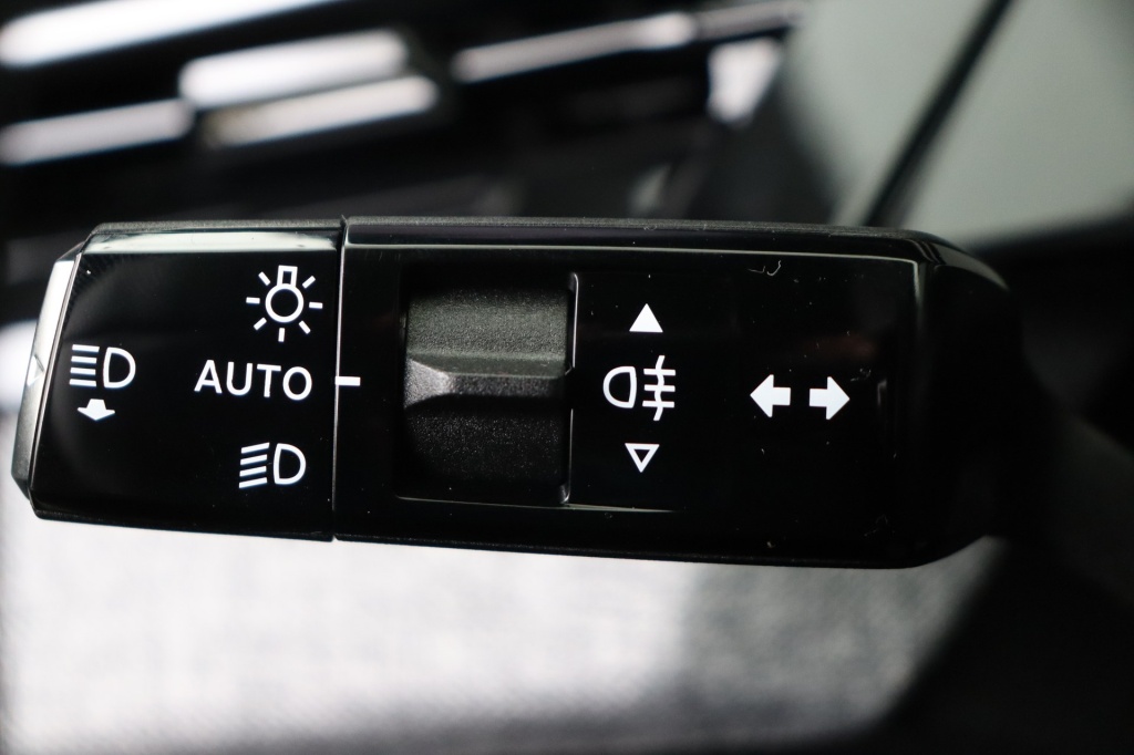 PEUGEOT 3008 Allure Hybrid 145 e-DSC6    - ref: 7-47106 - Photo 18