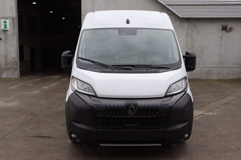 PEUGEOT Boxer L3H2 3.5T Heavy  2.2 BlueHDi 180 S&S EAT8 - ref: 7-47235 - Photo 2