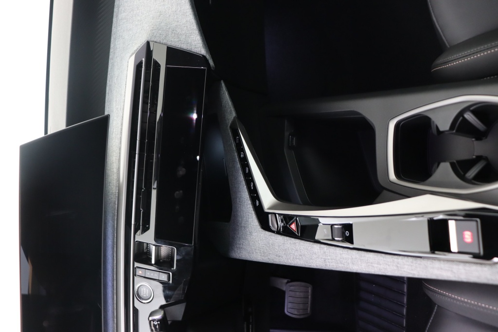 PEUGEOT 3008 Allure Hybrid 145 hp e-DSC6    - ref: 7-47265 - Photo 12