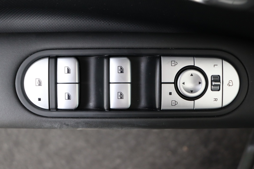 HYUNDAI Ioniq Core 77 kWh 225 hp - ref: 7-47559 - Photo 17