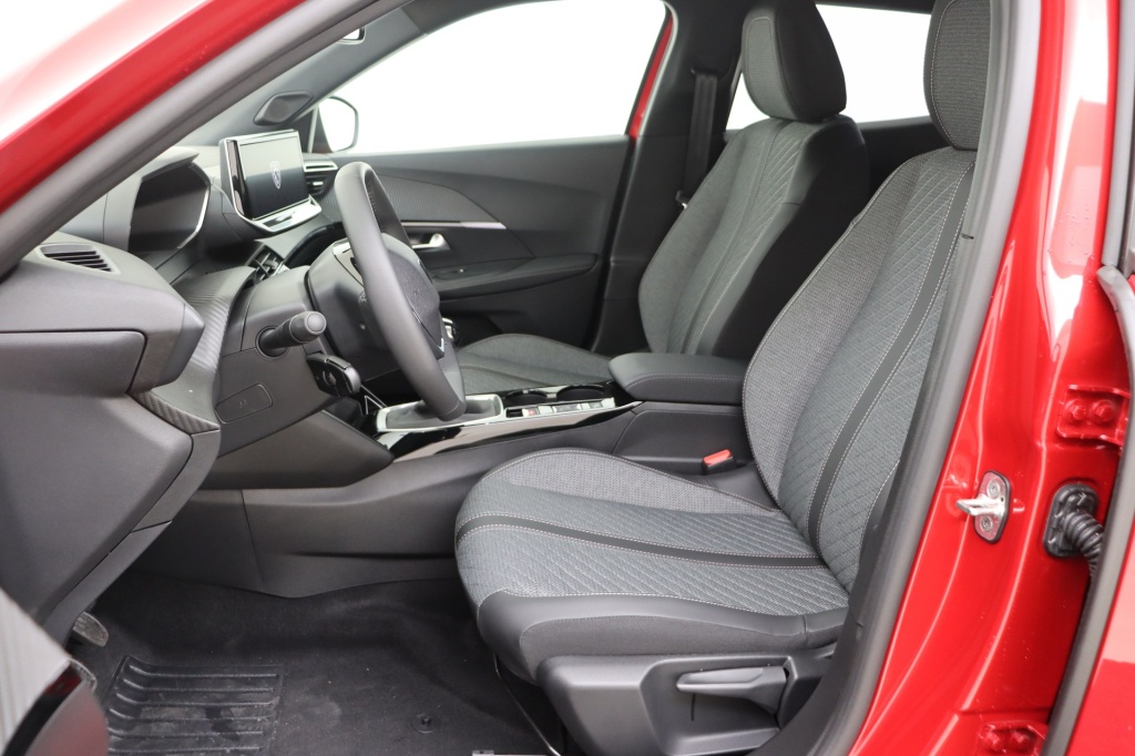 PEUGEOT 2008 Allure 1.2 Turbo 100 hp Man. 6 - ref: 7-47723 - Photo 13