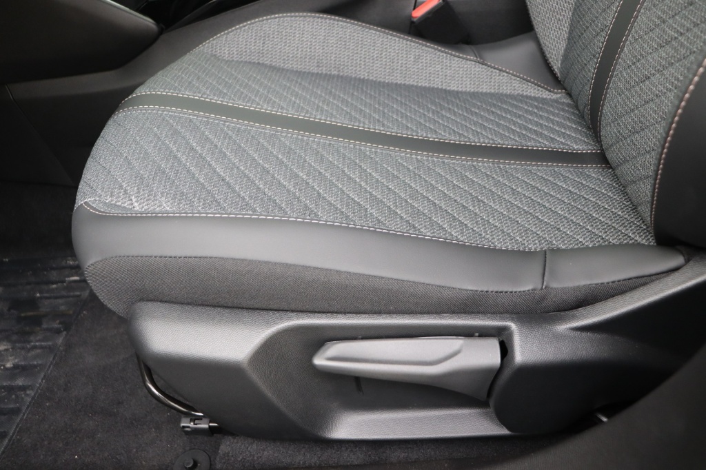 PEUGEOT 2008 Allure 1.2 Turbo 100 hp Man. 6 - ref: 7-47724 - Photo 14